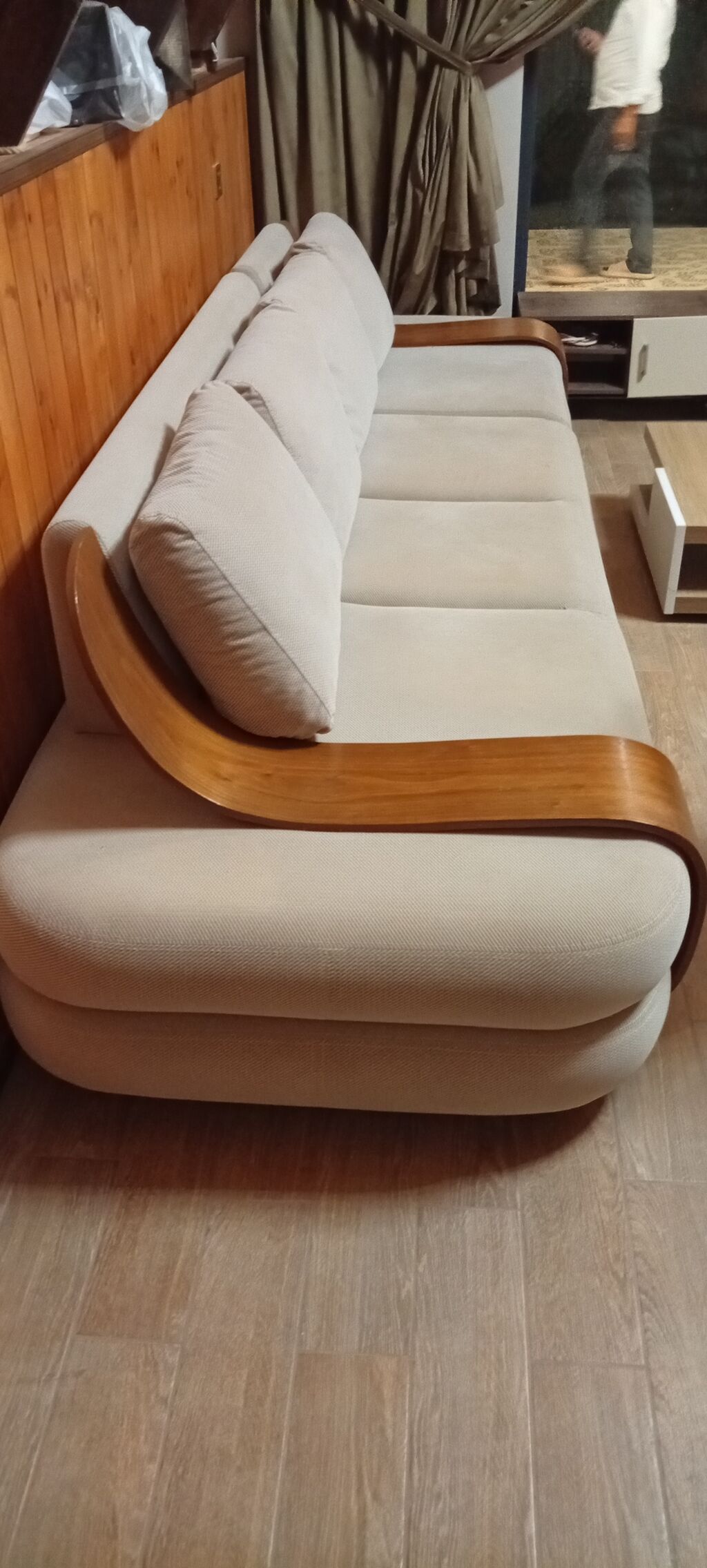 Mebel dəsti – geniş 4 yastıqlı divan və aşağı profilli kofe masası — Yumşaq mobilya dəstləri, Xaçmaz (2)
