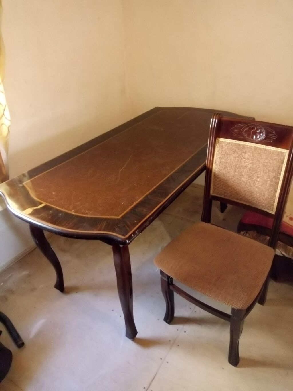 Qonaq otağı üçün, İşlənmiş, Açılmayan, Dördbucaq masa, 6 stul — Masalar və stullar, Bakı (2)