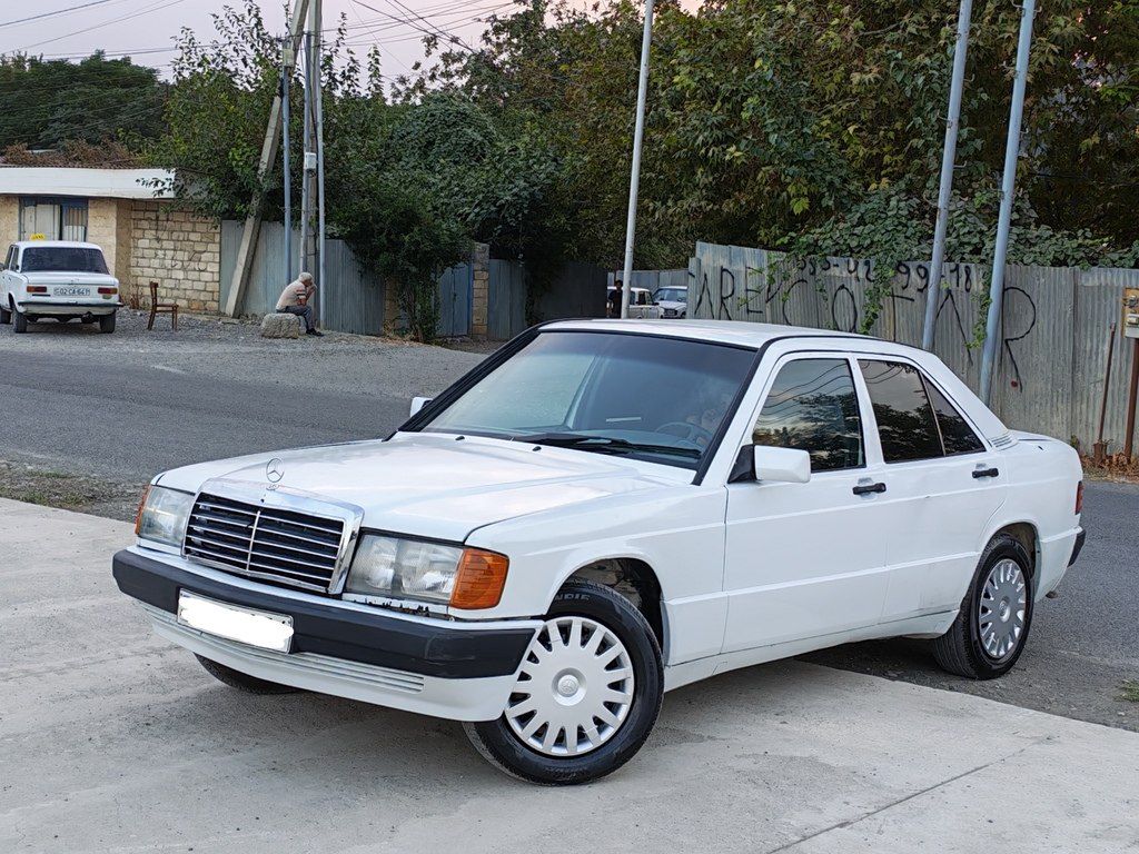 Mercedes 190, 2.0 L, 1991 il, 214 518 km — Avtomobillər, Bərdə (2)