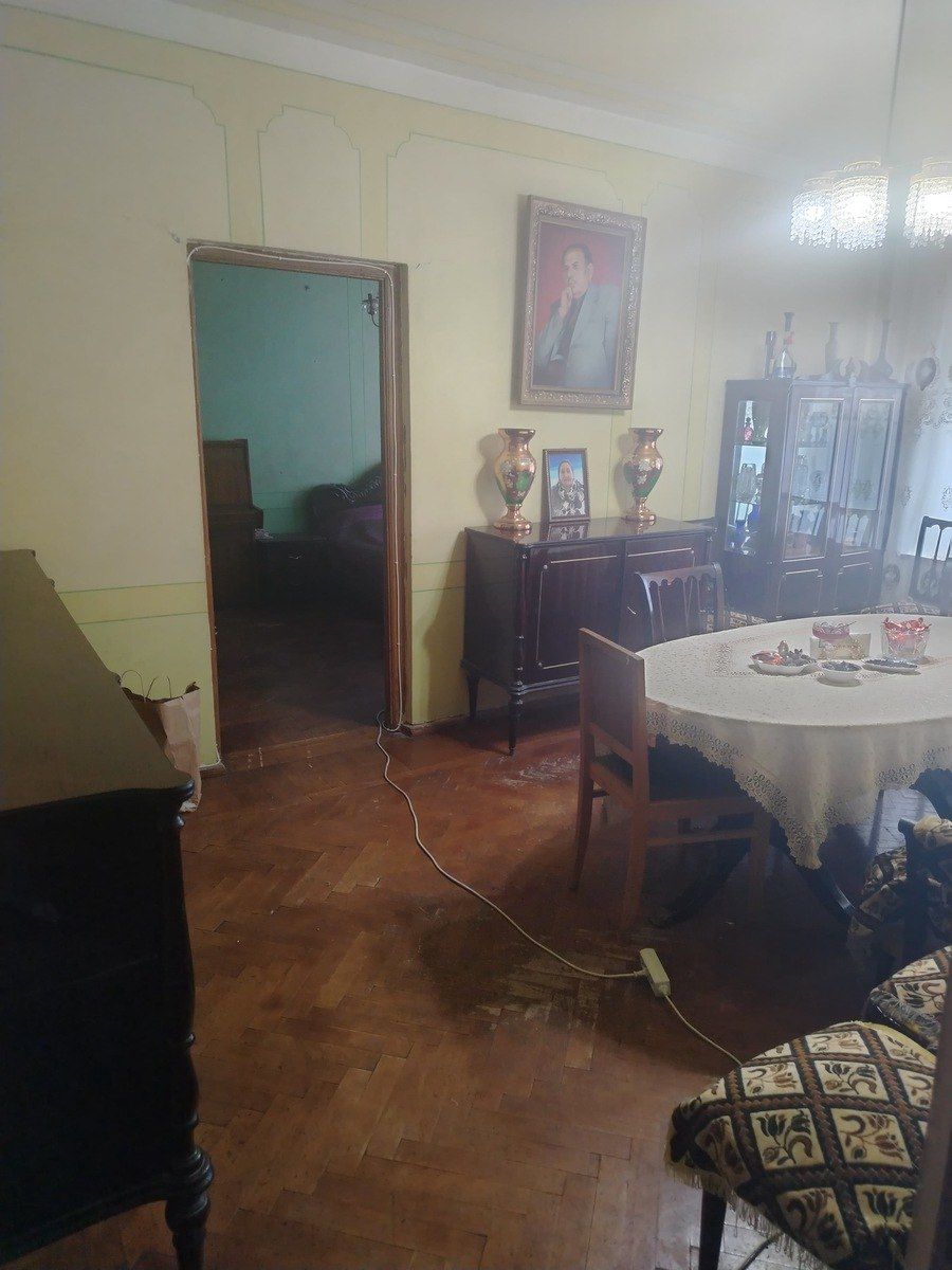 Satılır 5 otaqlı köhnə tikili 125 m² — Mənzil, Bakı (2)