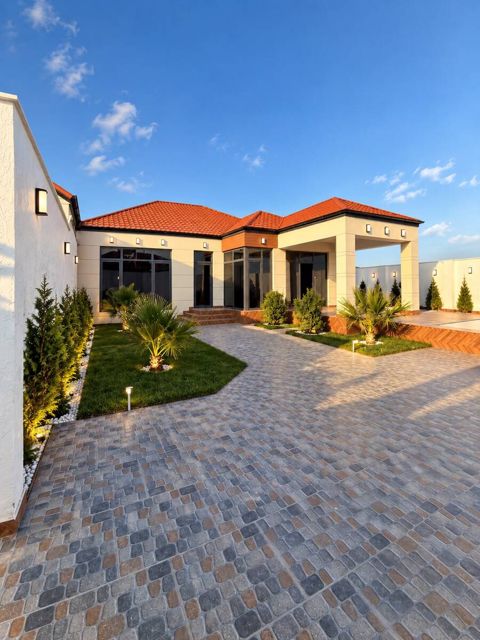 Satılır 4 otaqlı həyət evi/bağ evi 180 m² — Bakı