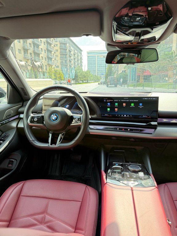 BMW i5, 81.2 kWh, 2025 il, 17 500 km — Avtomobillər, Bakı (9)
