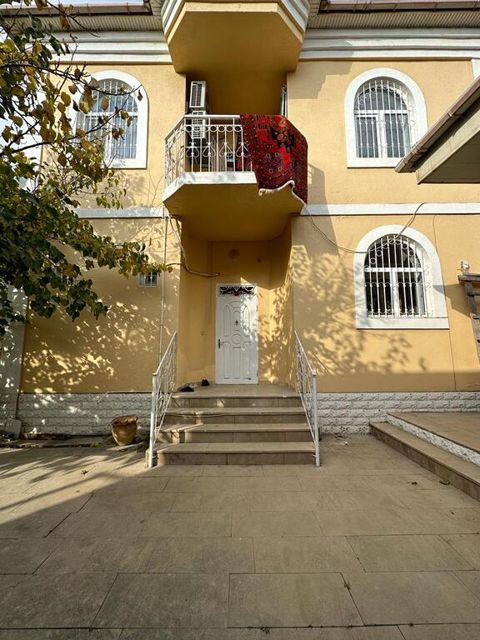 Satılır 4 otaqlı həyət evi/bağ evi 130 m² — Bakı