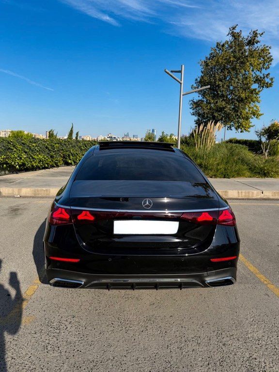 Mercedes E 220 d 4MATIC, 2.0 L, 2025 il, 19 500 km — Avtomobillər, Bakı (4)