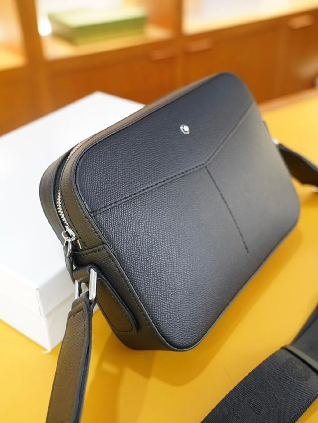 Montblanc çiyin çantası - Rəng: qara - Material: toxumalı dəri (sərt — Çantalar, çamadanlar, cüzdanlar, Bakı (4)