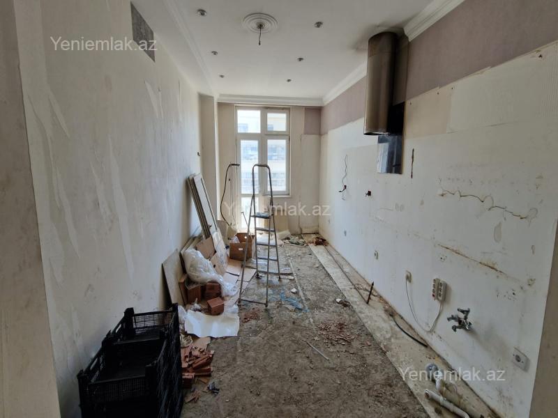 Satılır 4 otaqlı Bina evi menzil (Yeni tikili), 200 m², Nəsimi rayonu — Mənzil, Bakı (7)