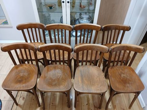 8 ədəd çox yaxşı vəziyyətdə qədimi stullar satılır. Qırığı, əsməsi — Mehdiabad