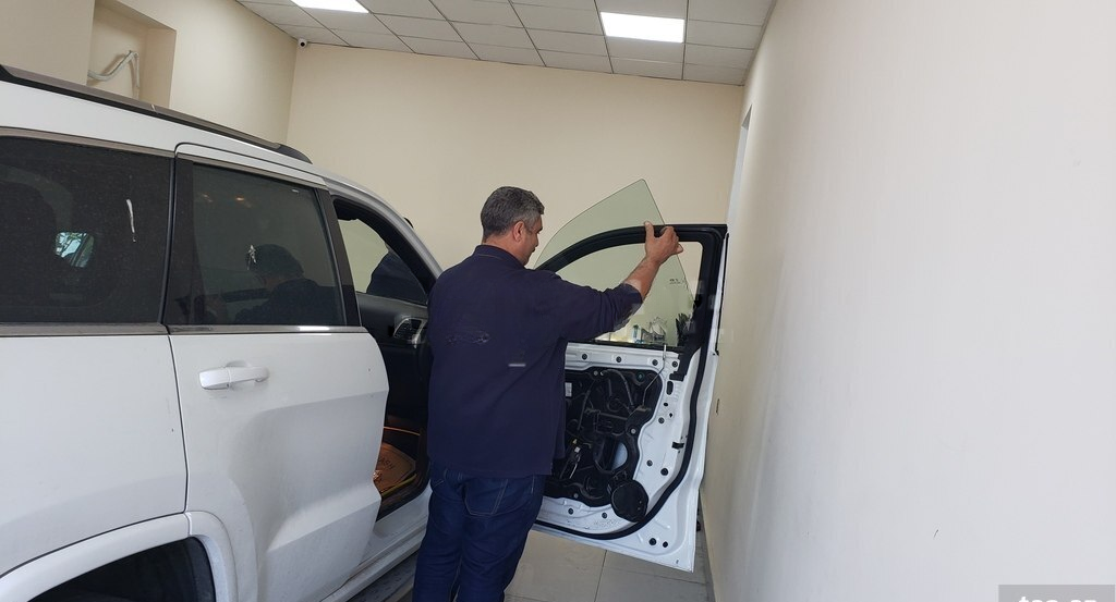 Avtomobil şüşəsi Maserati modelləri üçün — Avto, Bakı (5)