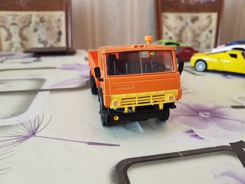 Oyuncaq yük maşını modeli - Tip: 6x6 bortlu yük maşını oyuncaq modeli — Bakı