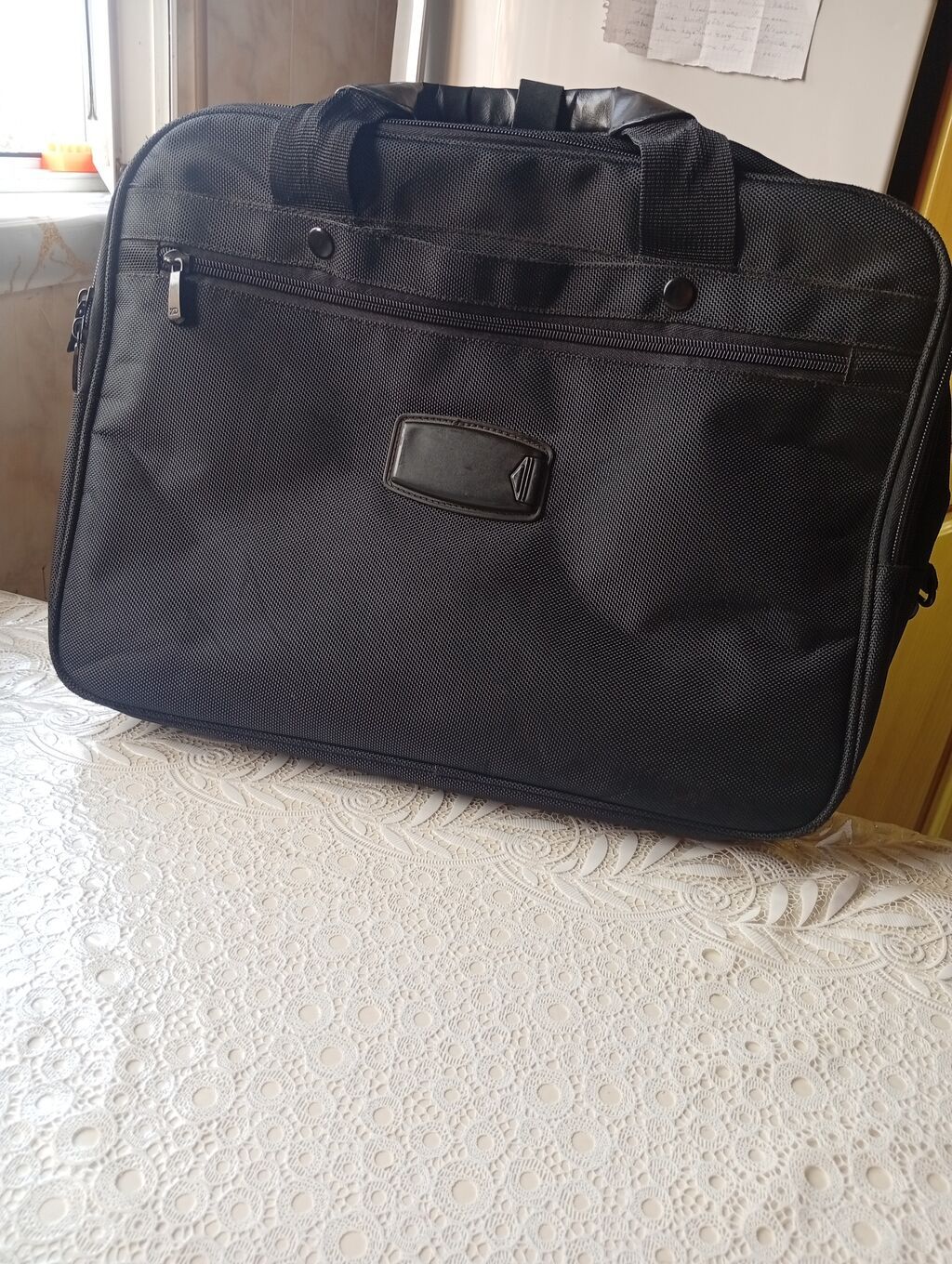 Qara rəngli laptop/iş çantası - Klassik dizayn, neytral qara rəng — Noutbuk aksesuarları, Bakı (4)