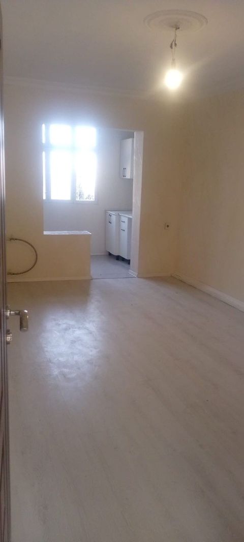Satılır 2 otaqlı köhnə tikili 40 m² — Bakı