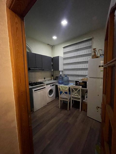 Satılır 2 otaqlı köhnə tikili 45 m² — Bakı