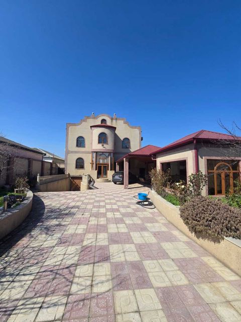 Satılır 7 otaqlı həyət evi/bağ evi 361 m² — Bakı