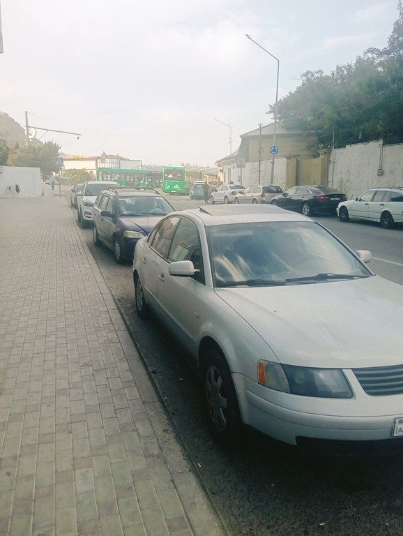 Volkswagen Passat, 1.8 L, 2001 il, 447 000 km 90-GE-789 — Avtomobillər, Bakı (2)