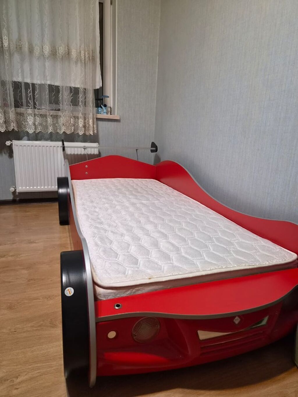Uşaq üçün maşın formalı çarpayı - Rəng: qırmızı, qara və gümüş — Yataqlar, Masazır (2)