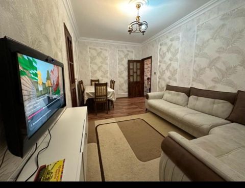 Satılır 2 otaqlı köhnə tikili 62 m² — Bakı