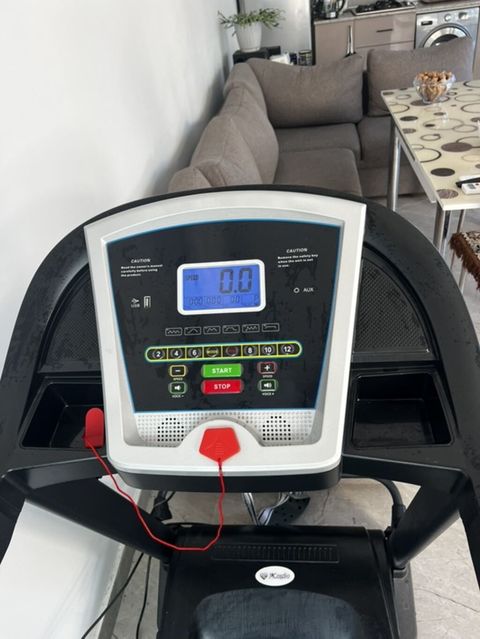 KS Cardio qaçış trenajoru - Elektron panel: LCD ekran sürət, məsafə — Digah