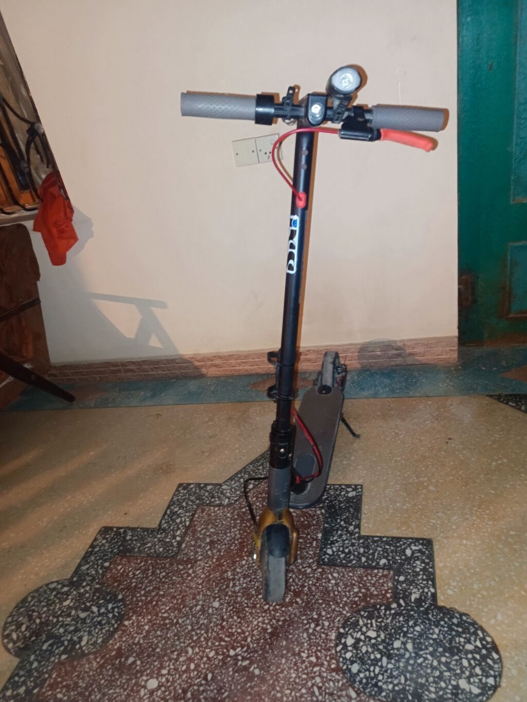 Elektrik skuteri – “Shimano” yazılı gövdə, qatlanan konstruksiya — Skuterlər, Bakı (7)