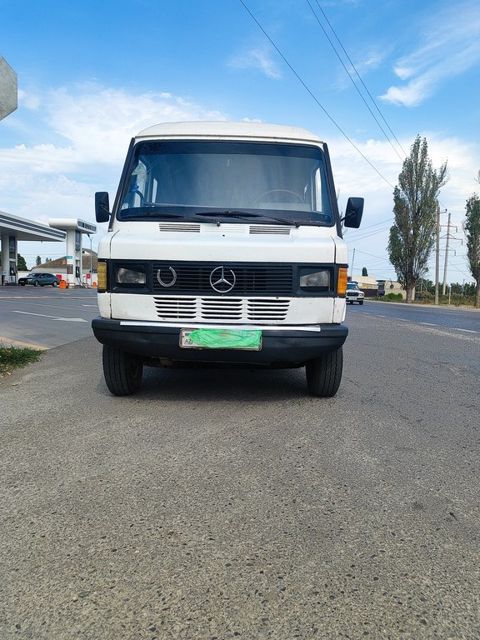 Mercedes 208 D, 2.3 L, 1996 il, 379 500 km — Xaçmaz
