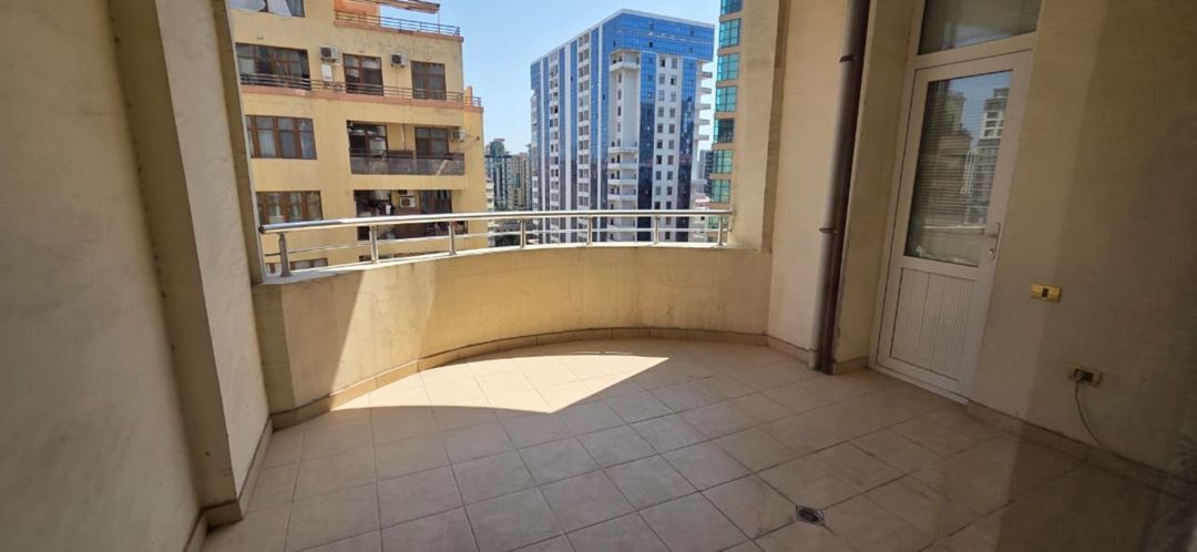 Satılır 4 otaqlı yeni tikili 200 m² — Mənzil, Bakı