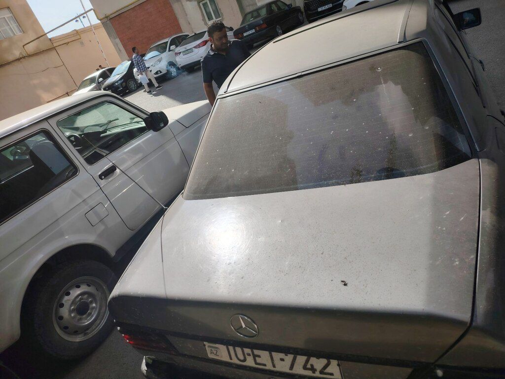 Mercedes 250 D, 2.5 L, 1988 il, 535 342 km 10-ET-742 — Avtomobillər, Bakı (8)