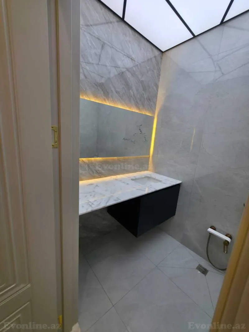 Satılır 3 otaqlı Mənzil Yeni tikili 121 m² Bakı, Nizami r., Xalqlar Dostluğu m — Bakı