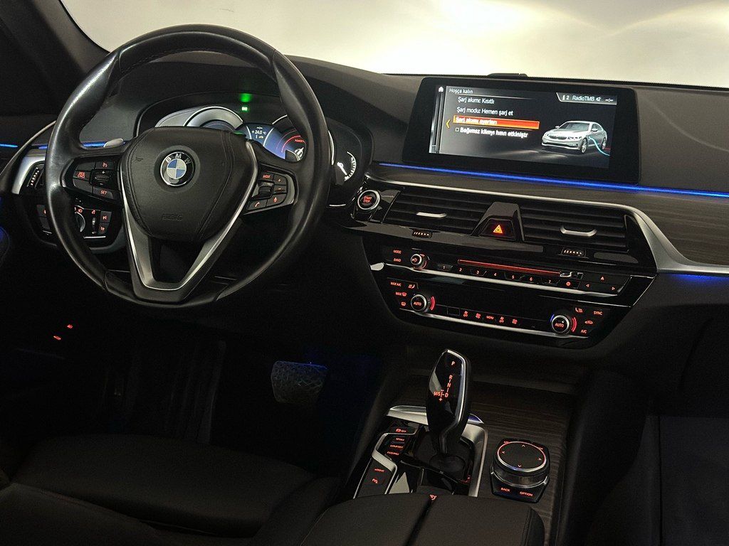 BMW 530e, 2.0 L, 12 kWh, 2018 il, 121 000 km — Avtomobillər, Bakı (12)