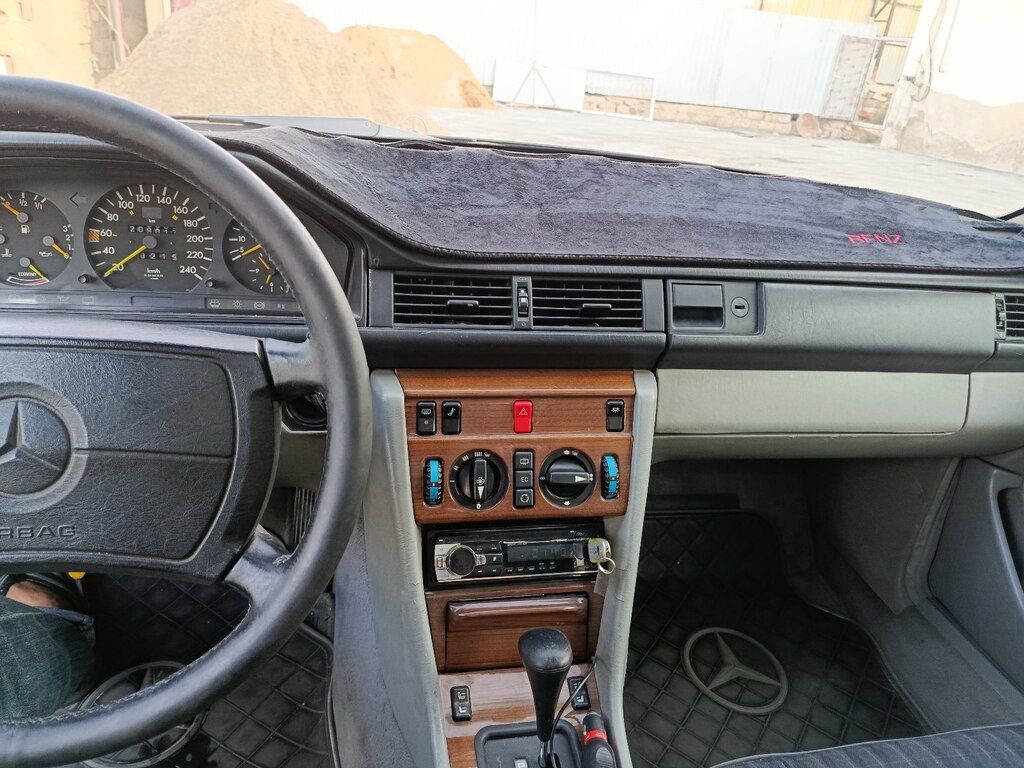 Mercedes 300 E, 3.0 L, 1988 il, 393 939 km — Avtomobillər, Sumqayıt (7)