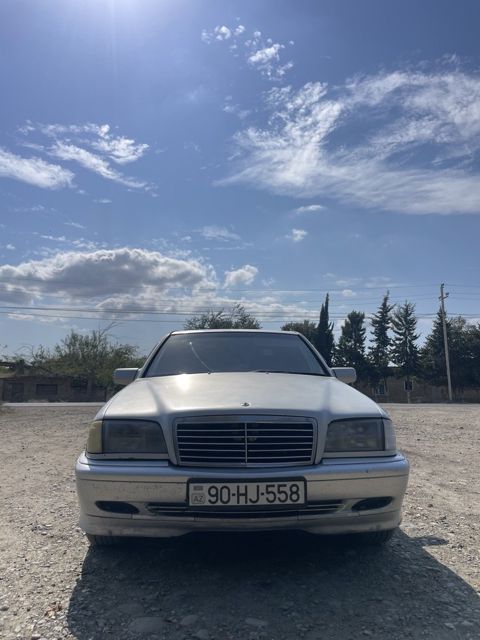 Mercedes C 220, 2.2 L, 1997 il, 260 000 km — Salyan