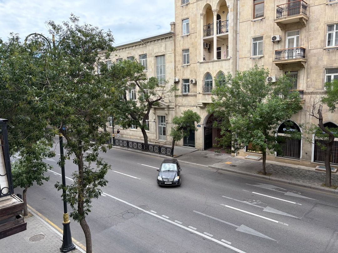 Satılır 1 otaqlı köhnə tikili 40 m² — Mənzil, Bakı (2)