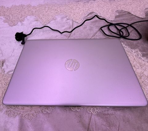 HP noutbuk – 14-düymlük ekranlı, nazik və yüngül gövdə - Gümüşü — Bakı