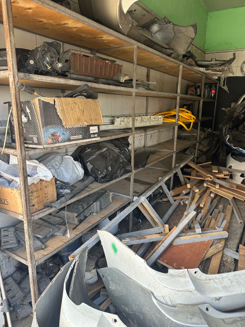 2 ədəddir cuzi endirim ederem bağ evində, anbarda vəya qarajda çox — Tikinti materialları, Bakı (2)