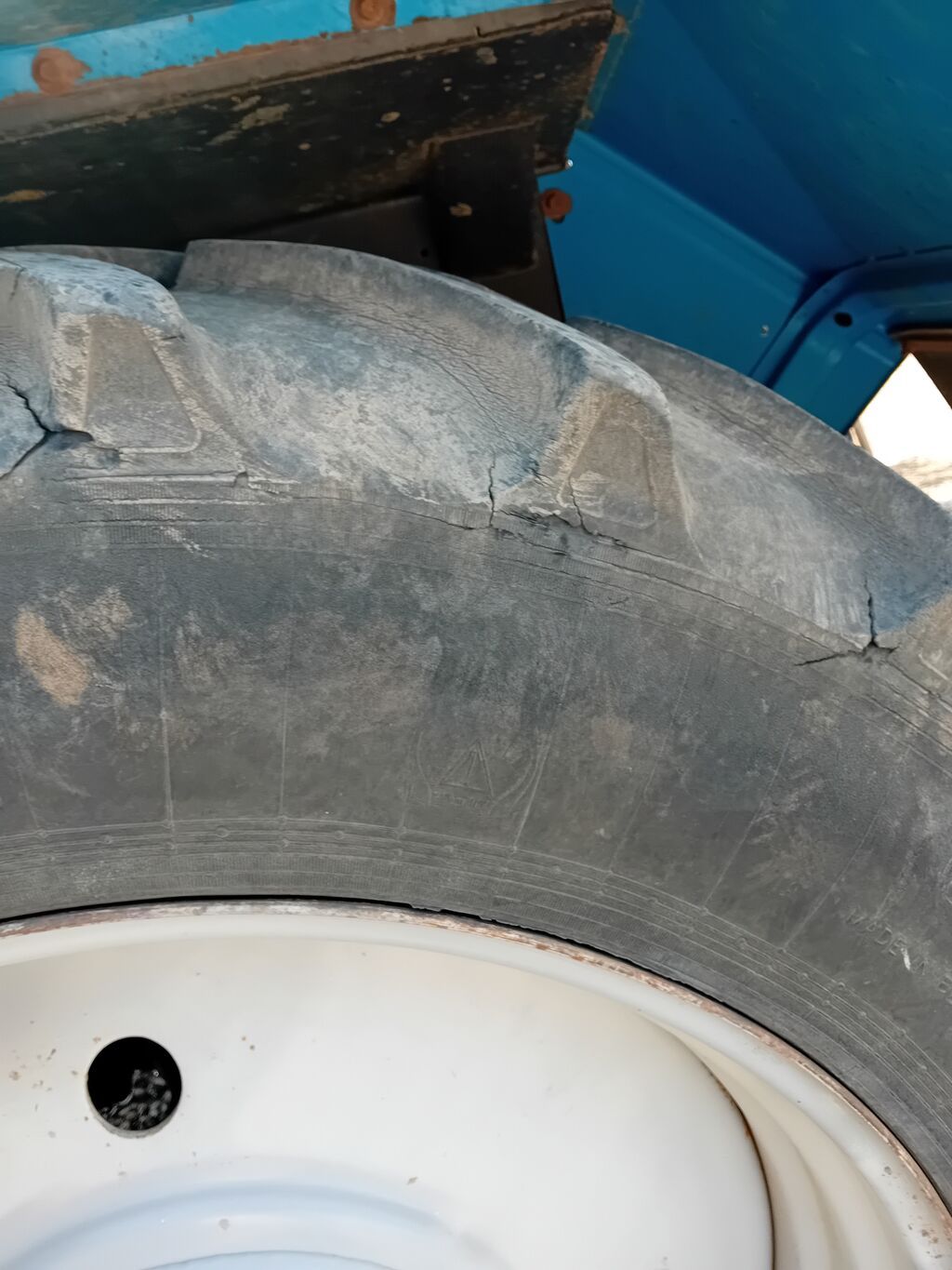 Aqrar texnika üçün arxa təkər komplekti - Növ: Traktor arxa təkəri və — Diskləri, Cəlilabad (5)