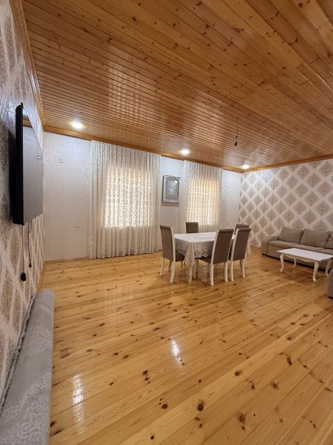 Satılır 8 otaqlı həyət evi/bağ evi 270 m² — Bakı