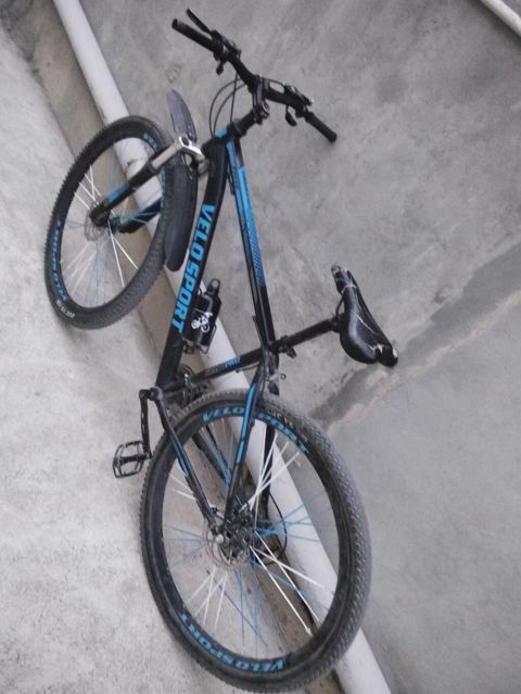 Velosport dağ velosipedi - Çərçivə: yüngül və möhkəm alüminium tipli — Mingəçevir