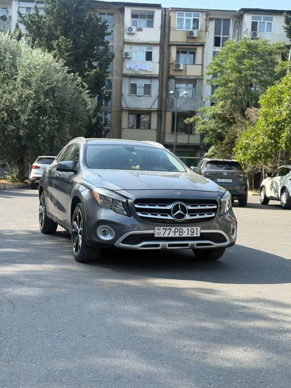 Mercedes GLA 200 4MATIC, 2.0 L, 2019 il, 50 000 km 77-PB-191 — Avtomobillər, Bakı (2)