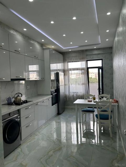 Binəqədi rayonunda 7-Cİ mikrorayonda dərnəgül metrosu yaxınlığında — Bakı