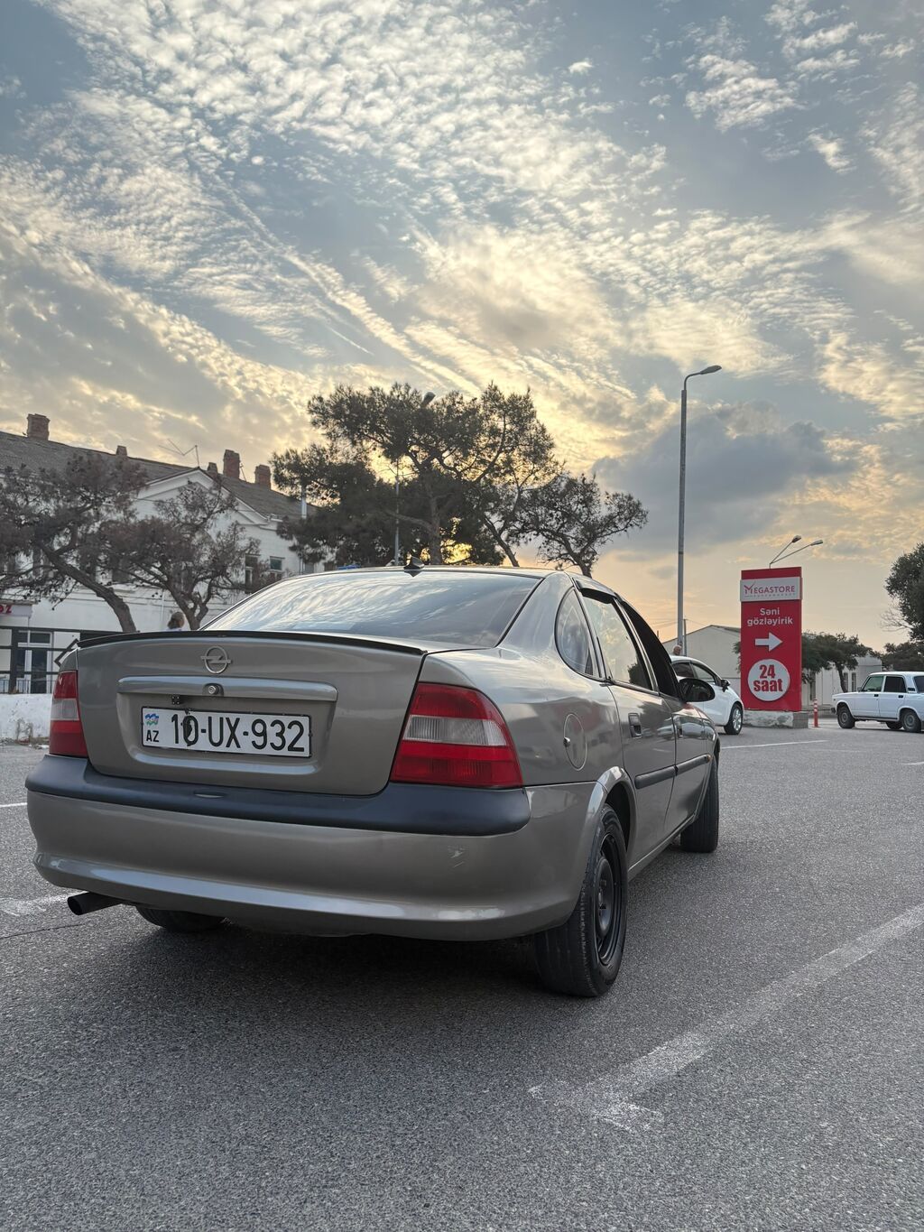 Opel Vectra: 1.6 l 1997 il 442000 km Sedan 10-UX-932 — Avtomobillər, Bakı (7)
