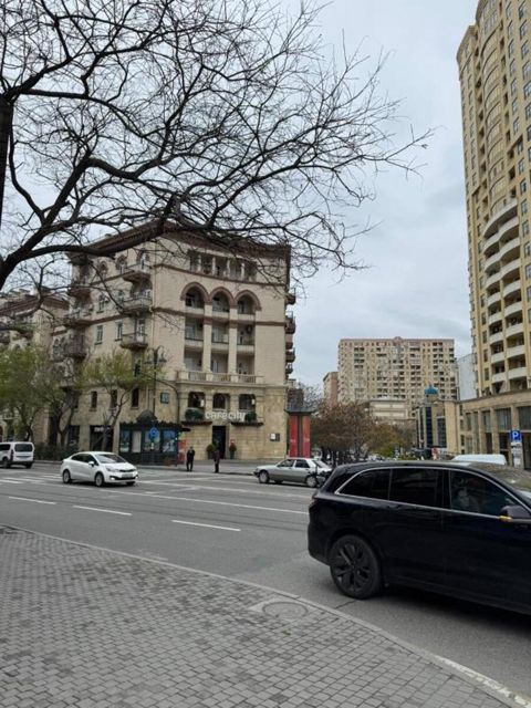 Satılır 3 otaqlı köhnə tikili 90 m² — Bakı