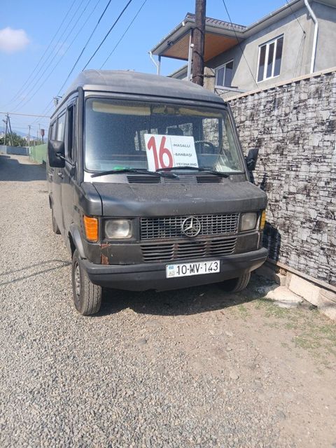 Mercedes 208 D, 2.3 L, 1995 il, 440 000 km — Masallı