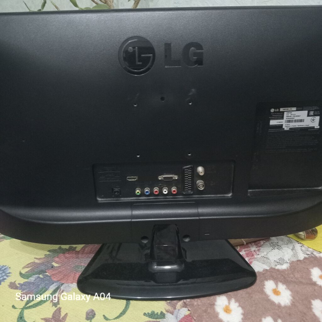 LG LED televizor – kompakt ölçülü ekran, masaüstü dayaqla — Televizorlar, Bakı (2)