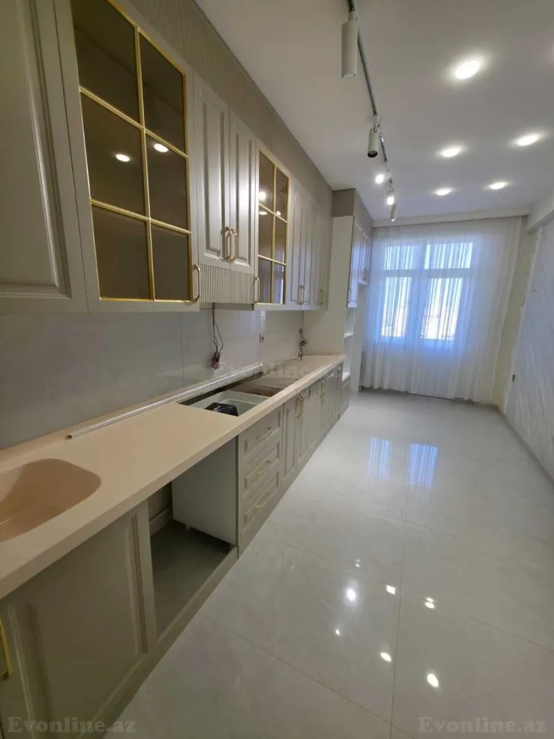Satılır 3 otaqlı Mənzil Yeni tikili 121 m² Bakı, Nizami r., Xalqlar Dostluğu m — Mənzil, Bakı (8)