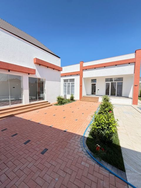 Satılır 4 otaqlı həyət evi/bağ evi 160 m² — Bakı