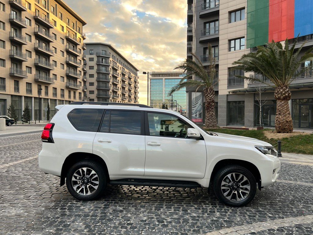 Toyota Land Cruiser Prado, 2.8 L, 2022 il, 70 000 km — Avtomobillər, Bakı (9)