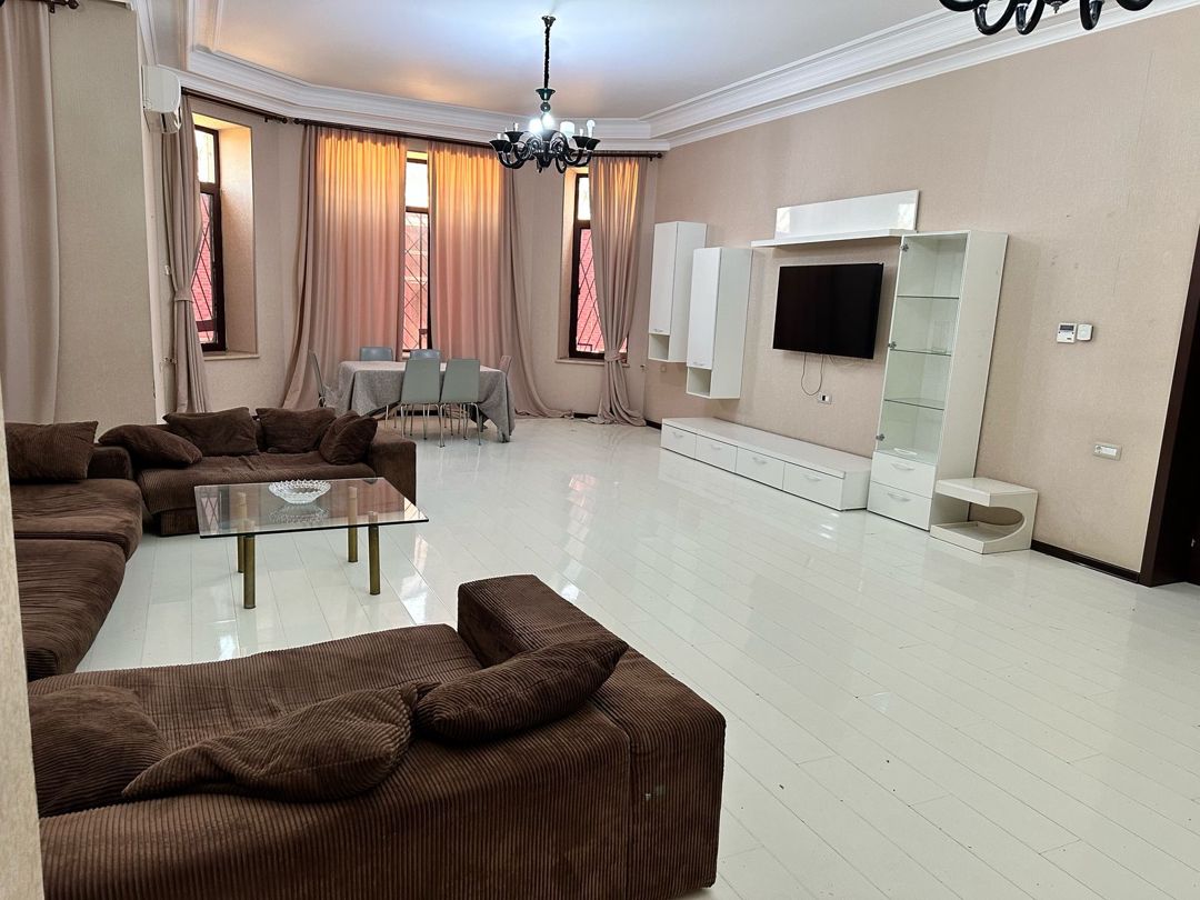 Satılır 5 otaqlı həyət evi/bağ evi 800 m² — Ev, villa, Bakı (5)