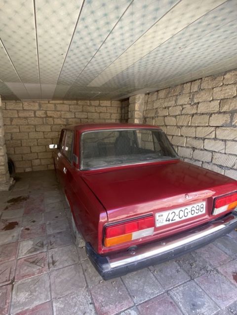 VAZ (Lada) 2107: 1.6 l 1982 il Sedan — Liman