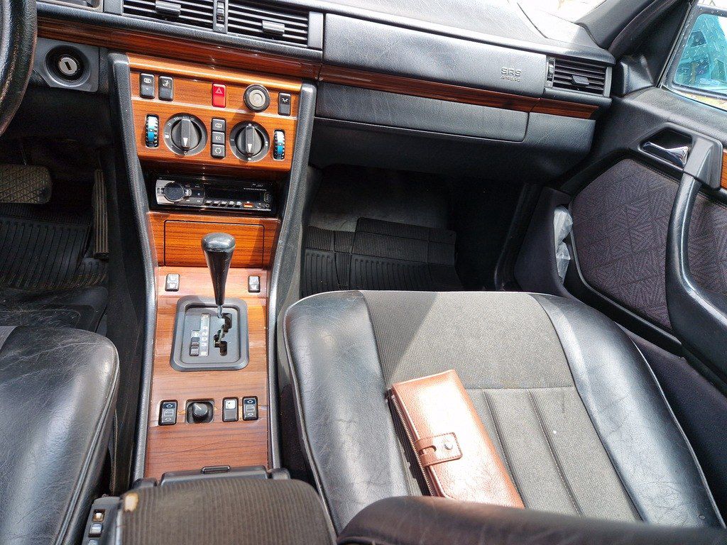 Mercedes 220 E, 2.2 L, 1995 il, 443 353 km 90-UF-130 — Avtomobillər, Bakı (2)
