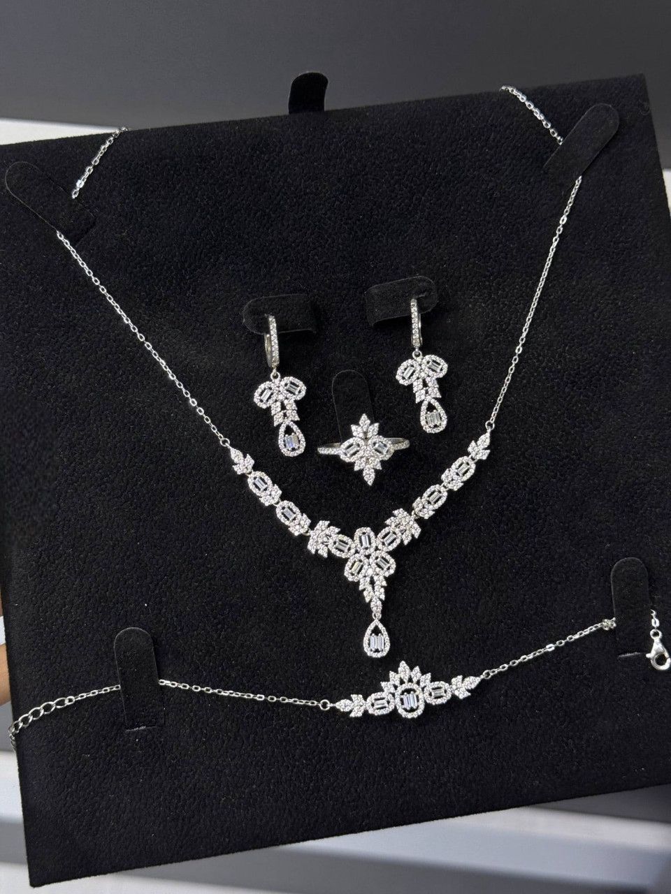Zinət dəsti boyunbağı və sırğa və qolbaq və üzük RST_60049, gümüş 925 əyar — Mallar, Bakı