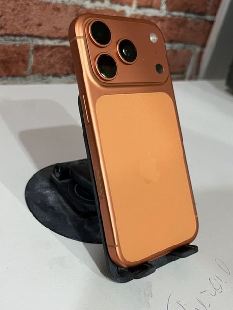 IPhone 17 Pro, 256 GB, Narıncı, Simsiz şarj — Bakı