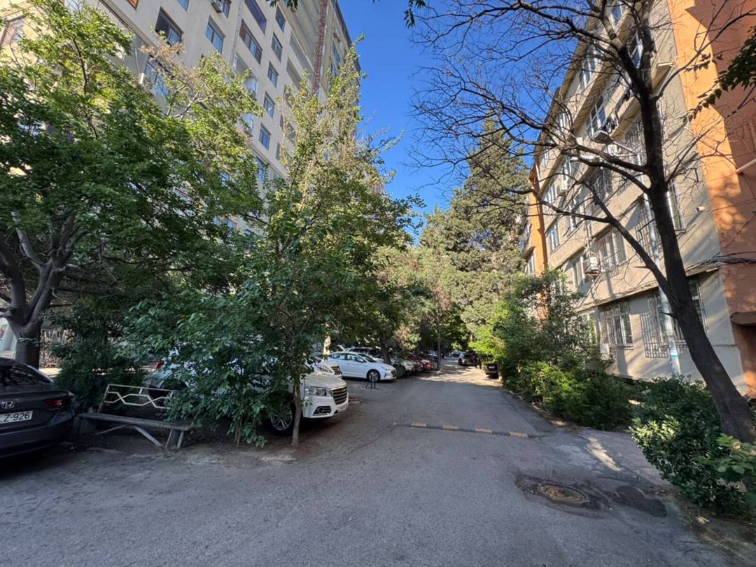 Satılır 2 otaqlı köhnə tikili 55 m² — Mənzil, Bakı (2)